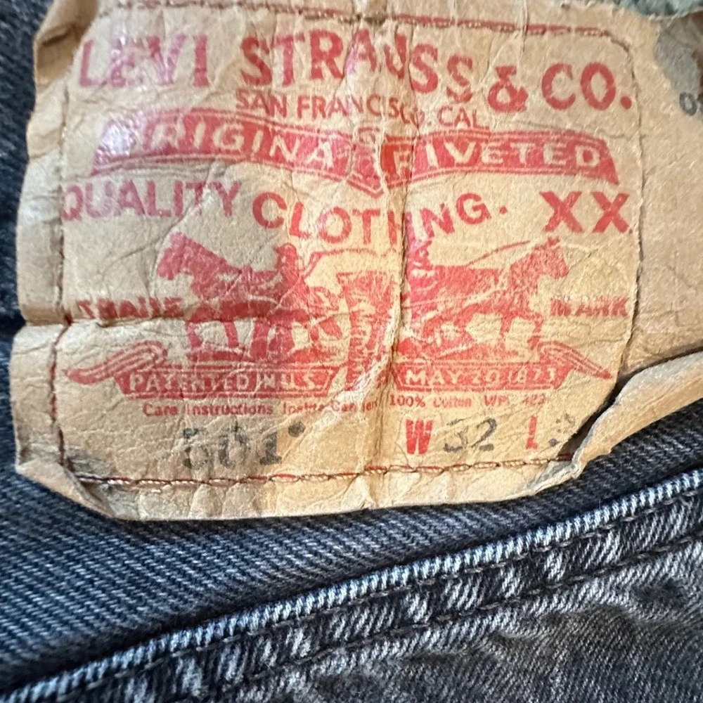 Levis 501 Original Fit Jeans Mens Faded Black Straight Leg Denim Pants 30x32